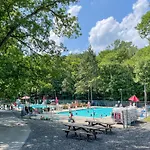 Luxurious Poconos Retreat - Hot Tub, Sauna, Games