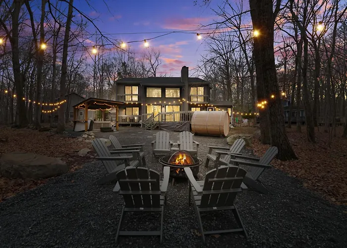 Luxurious Poconos Retreat - Hot Tub, Sauna, Games