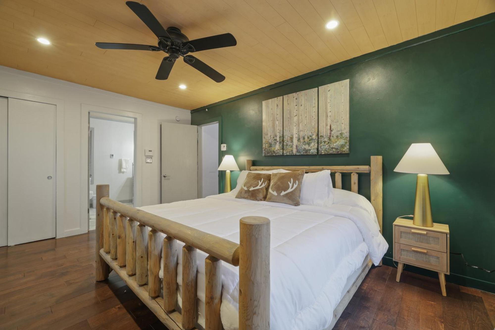 Apartment Luxurious Poconos Retreat - Hot Tub, Sauna, Games