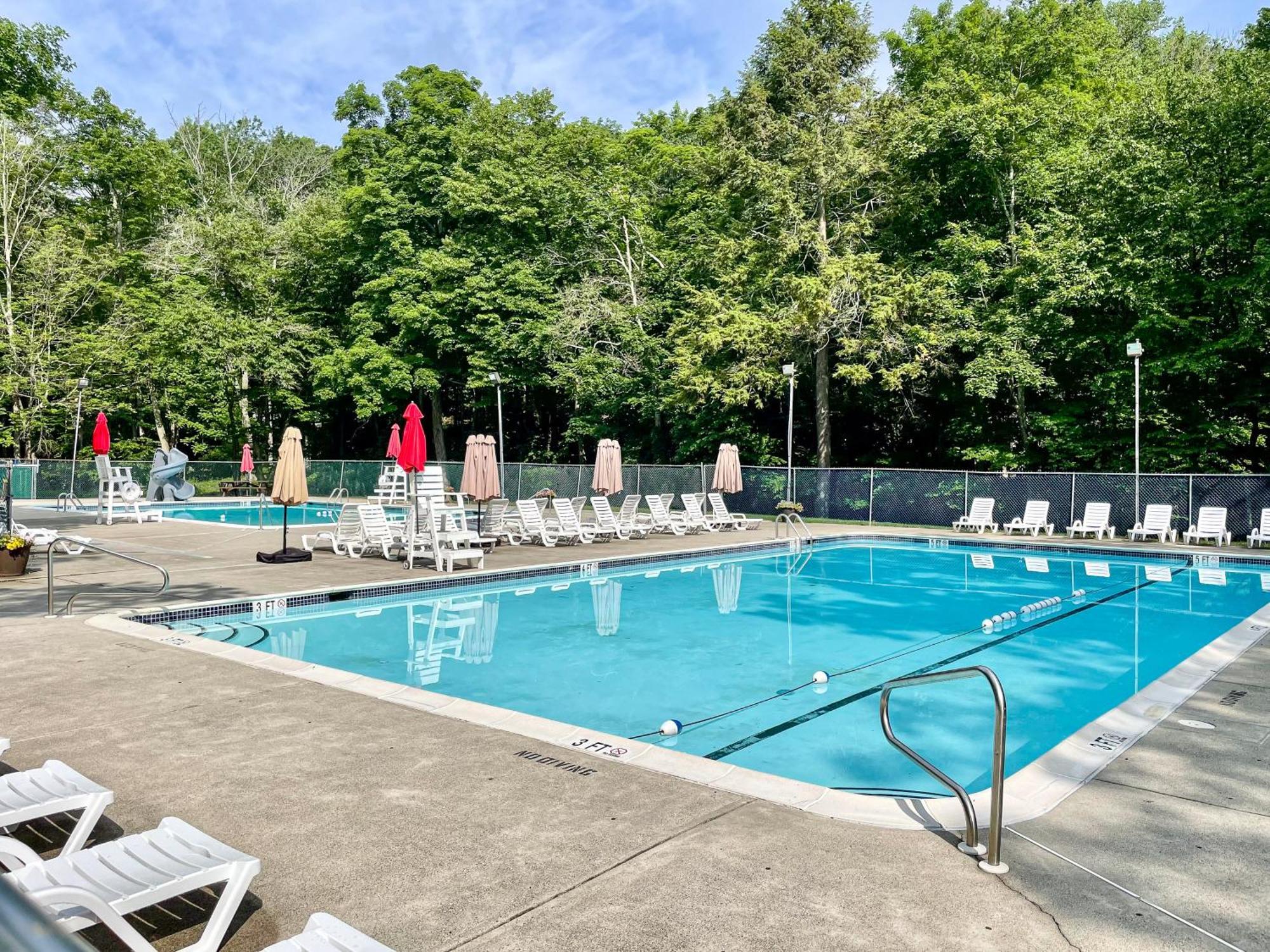 Luxurious Poconos Retreat - Hot Tub, Sauna, Games