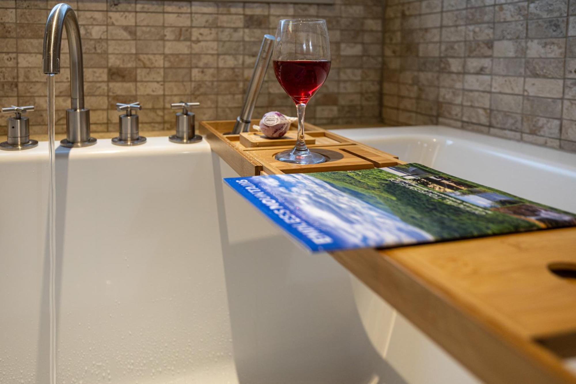Luxurious Poconos Retreat - Hot Tub, Sauna, Games Apartment *